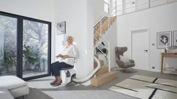 AccessBDD Flow X curved stair lift