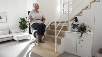 AccessBDD Flow X curved stair lift